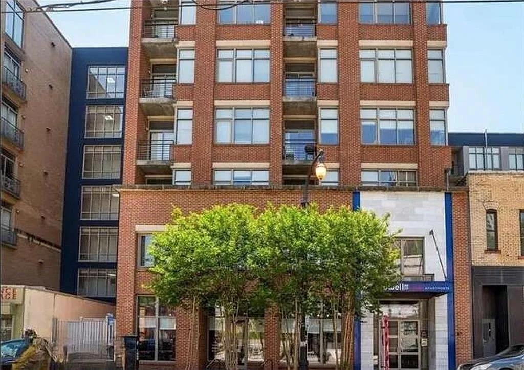2 bed, 2.5 bath, $1,700 — Photo 2