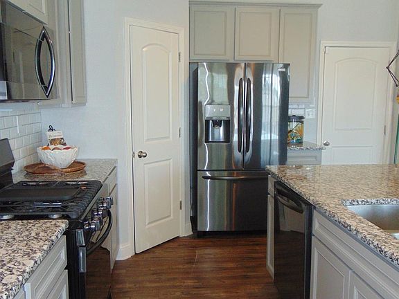 3rd image of 137 Waxwing Ln