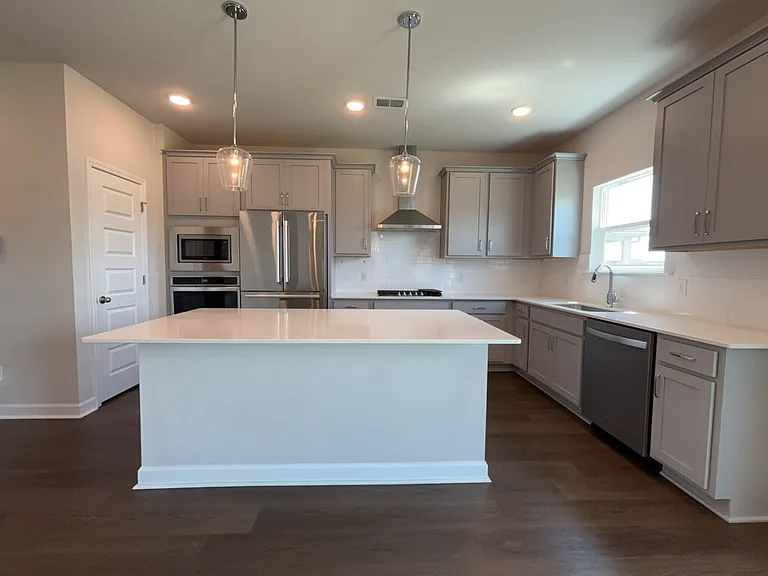 445 Navona Dr — Photo 12