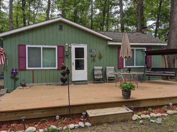 11052 W Higgins Lake Dr, Roscommon, MI 48653