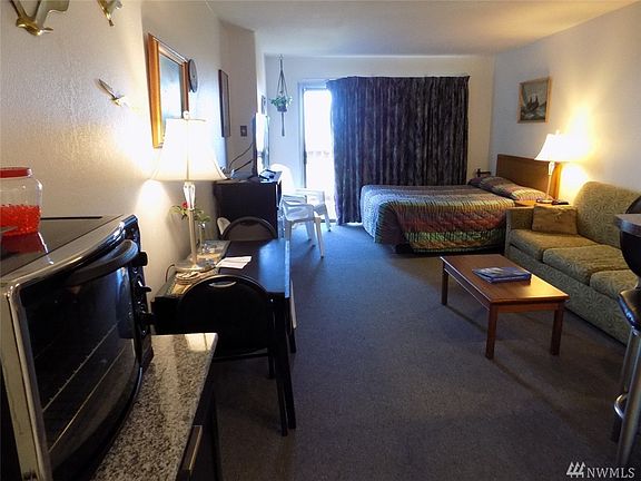 2nd image of 304 14th St NW #317