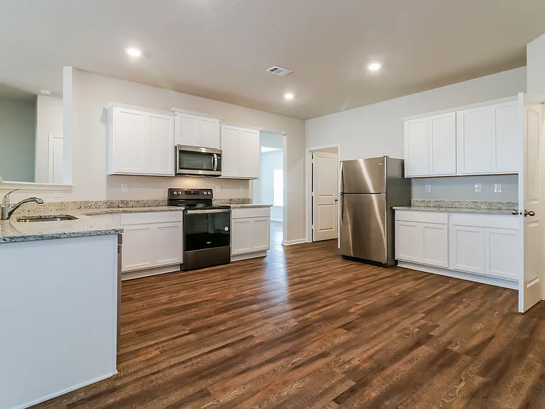 3359 Bridgewood Dr — Photo 4