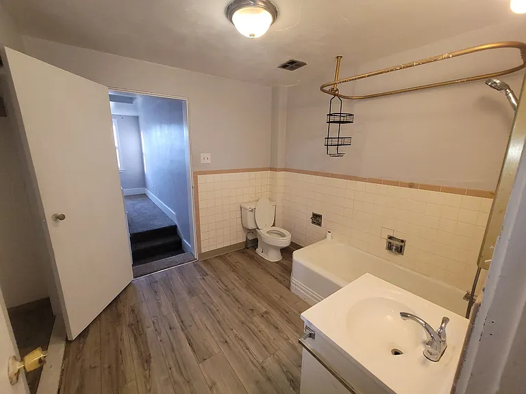 114 Thompson St — Photo 7