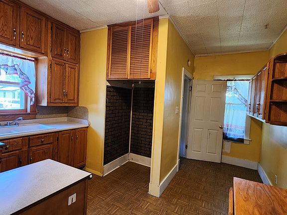 4th image of 562 7th Ave S
