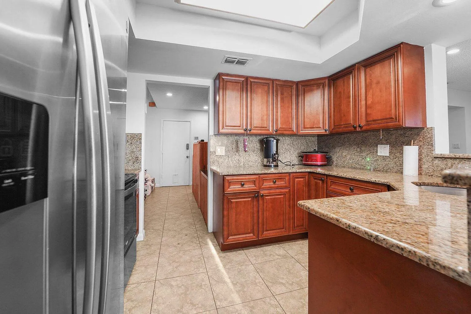 3 bed, 2.5 bath, 2036 sqft, $3,950 — Photo 4