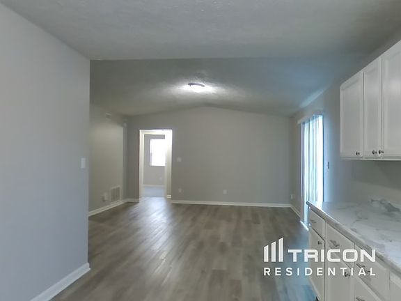 2nd image of 5690 Abercromby Cir