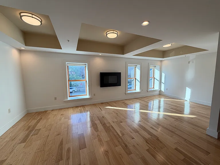 111 Genesee St #201 — Photo 13