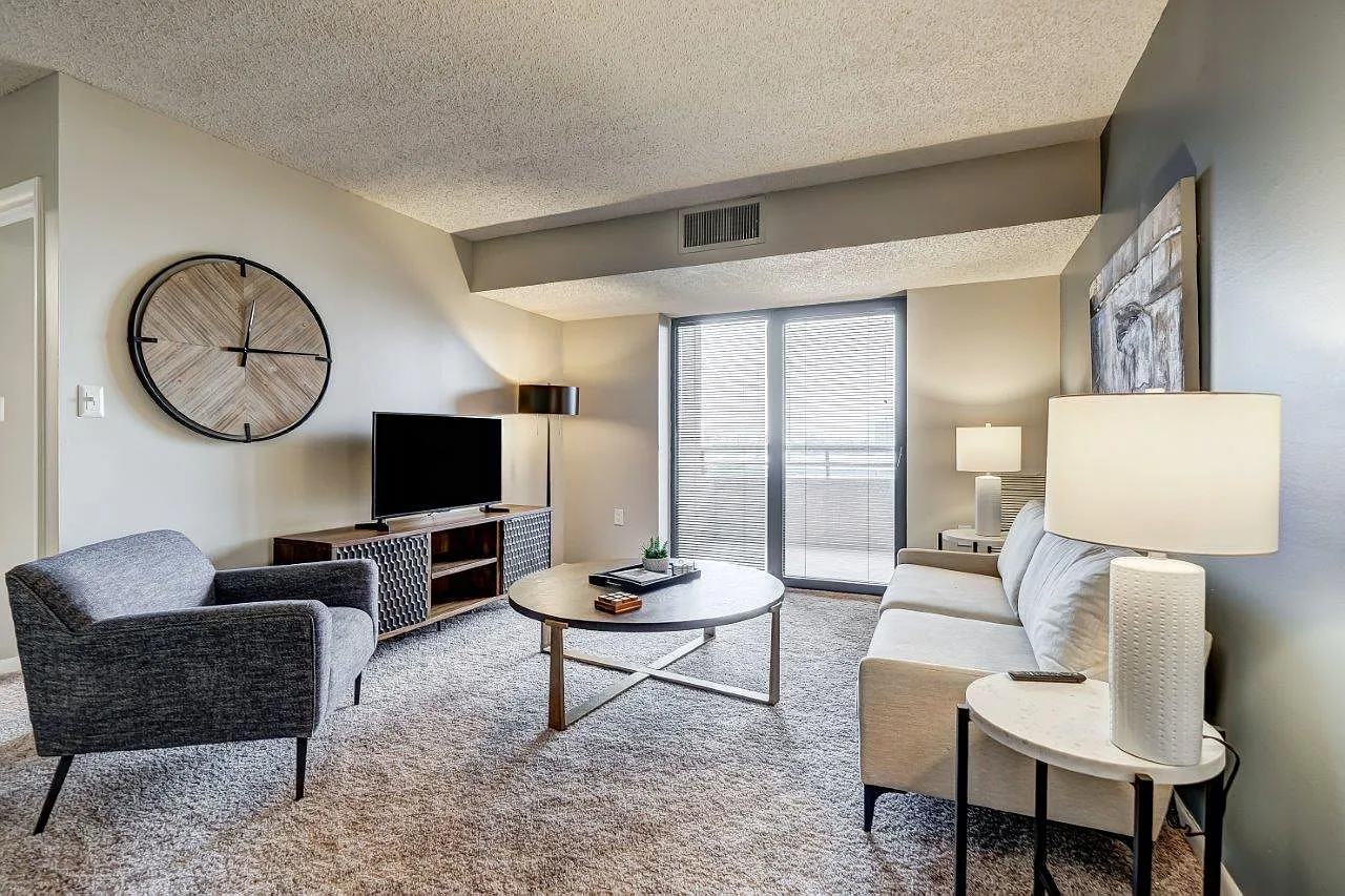 River Park Tower Apartment Homes — Photo 4