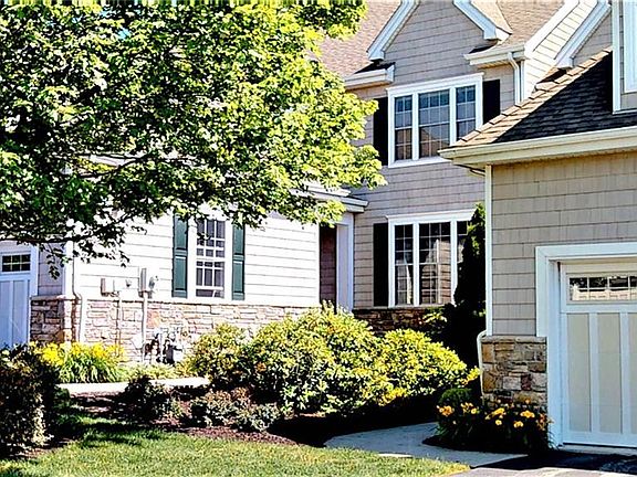 2nd image of 24 Turnberry Ct