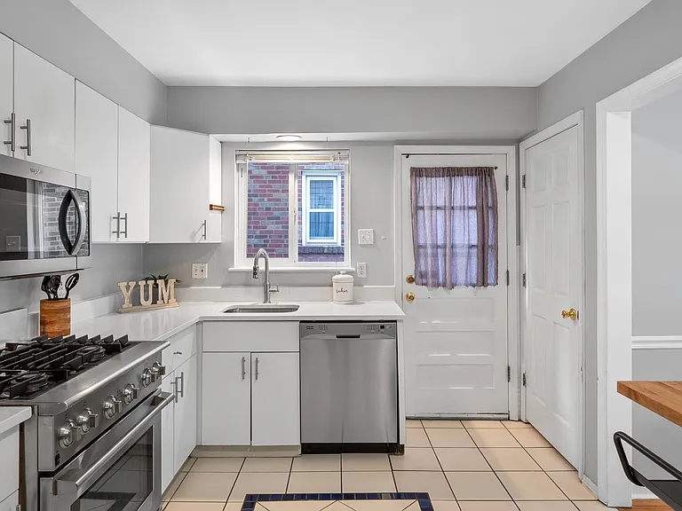 7722 Stanford Ave — Photo 11