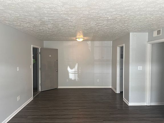 3rd image of 105 Pear Orchard Estates Dr #2F