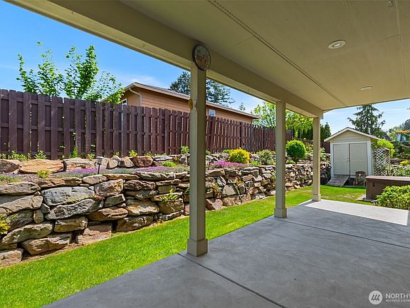 3rd image of 2125 Blackstone Court