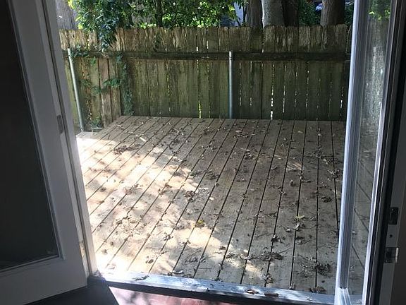 5th image of 3127 Holly St