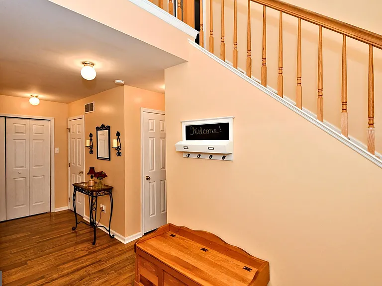 800 Beacon Ct — Photo 6