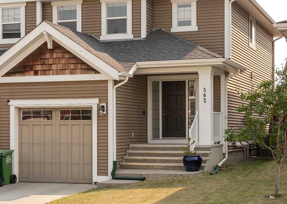 1st image of 562 E River Heights Cres