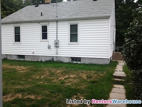 4th image of 1911 Nebraska Ave E