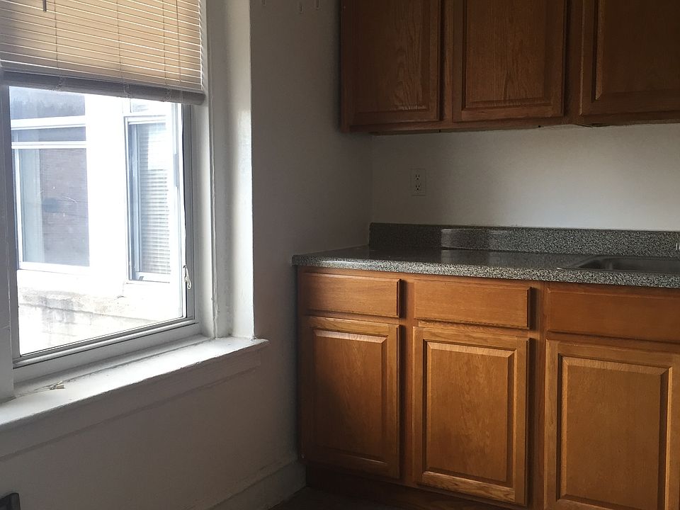 2nd image of 2410 Kings Hwy APT 6H