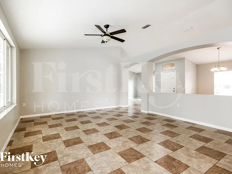 10709 Deepbrook Dr — Photo 3
