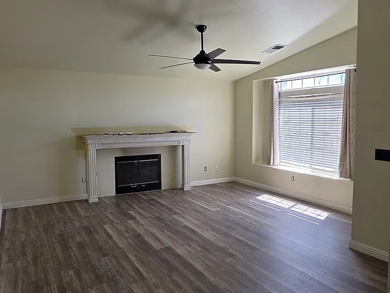 1387 Nicole Ave — Photo 6