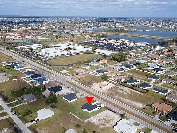 2nd image of 308 Chiquita Blvd N