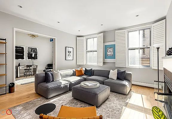 4th image of 29 W 19th St APT 3
