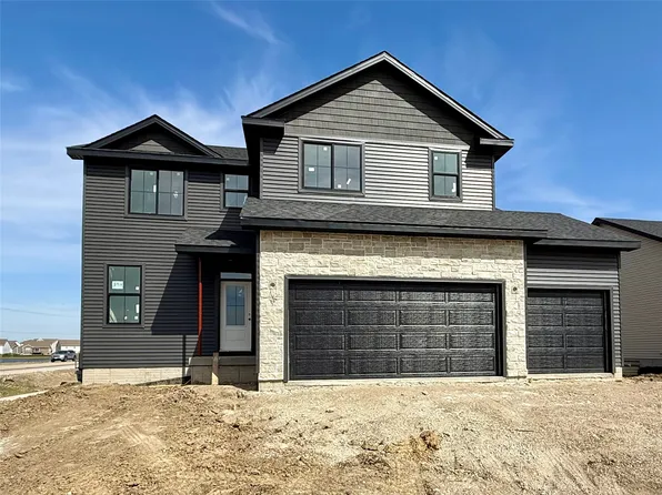 2914 NW Reinhart Dr, Ankeny, IA 50023