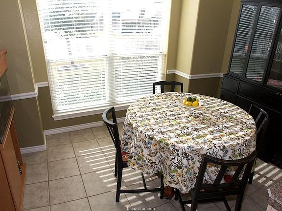 5th image of 213 Karten Ln