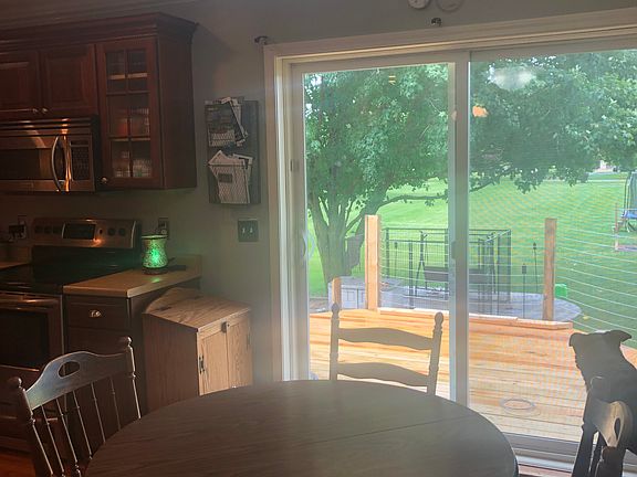 Kitchen eat in area