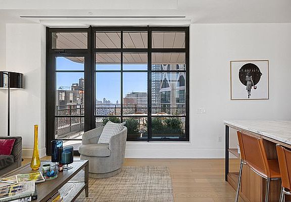 3rd image of 25 Park Row #26C