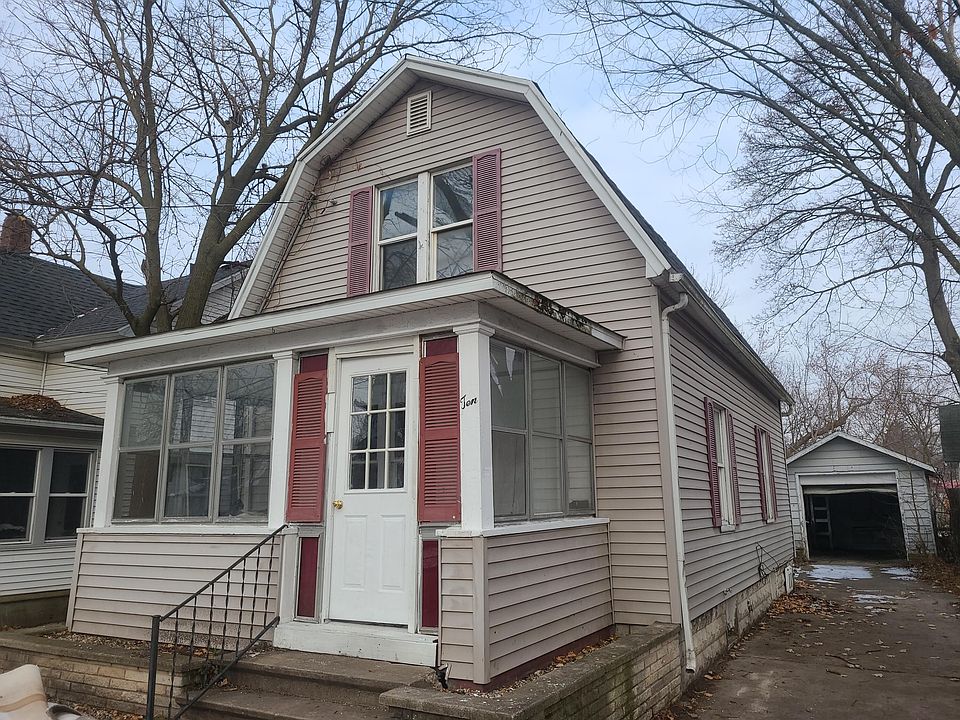1st image of 10 Charlotte St