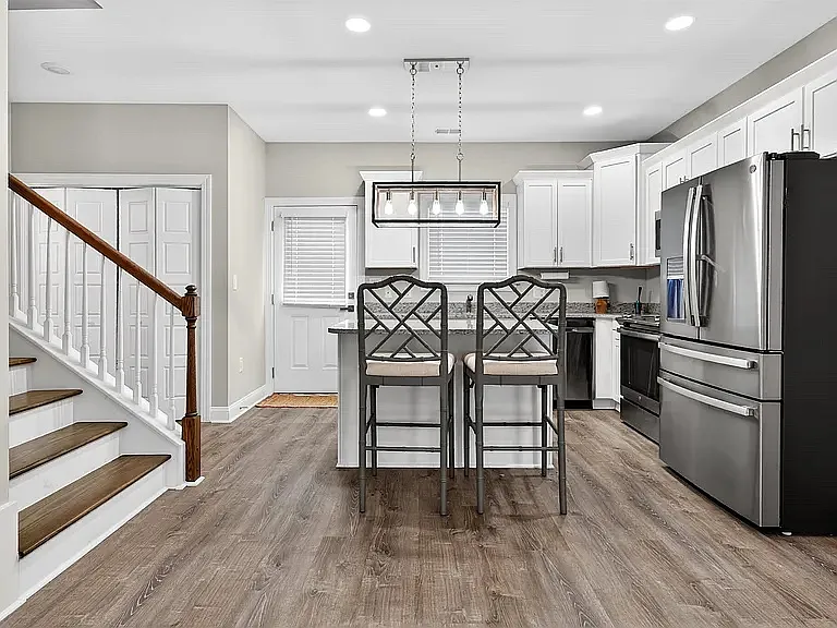 3 bed, 1640 sqft, $2,400 — Photo 3