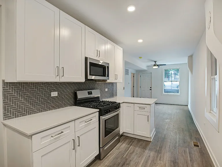 1244 N Bosworth Ave #1A — Photo 1