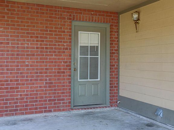 3rd image of 323 Charlotte Dr