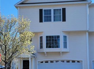 2 Calabria Ct, Westerly, RI 02891