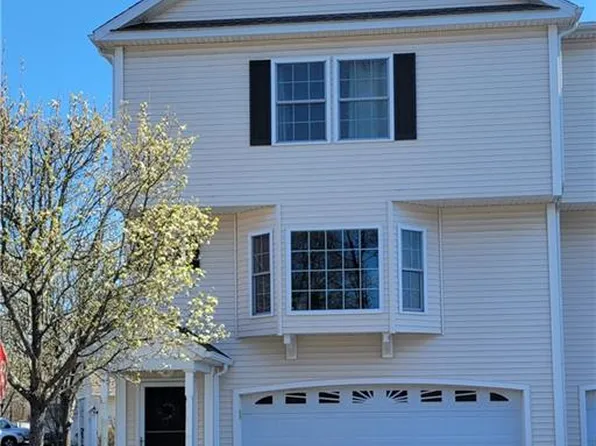 2 Calabria Ct, Westerly, RI 02891