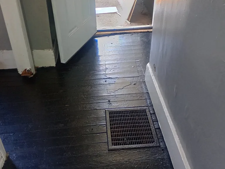 122 N Cole St — Photo 3