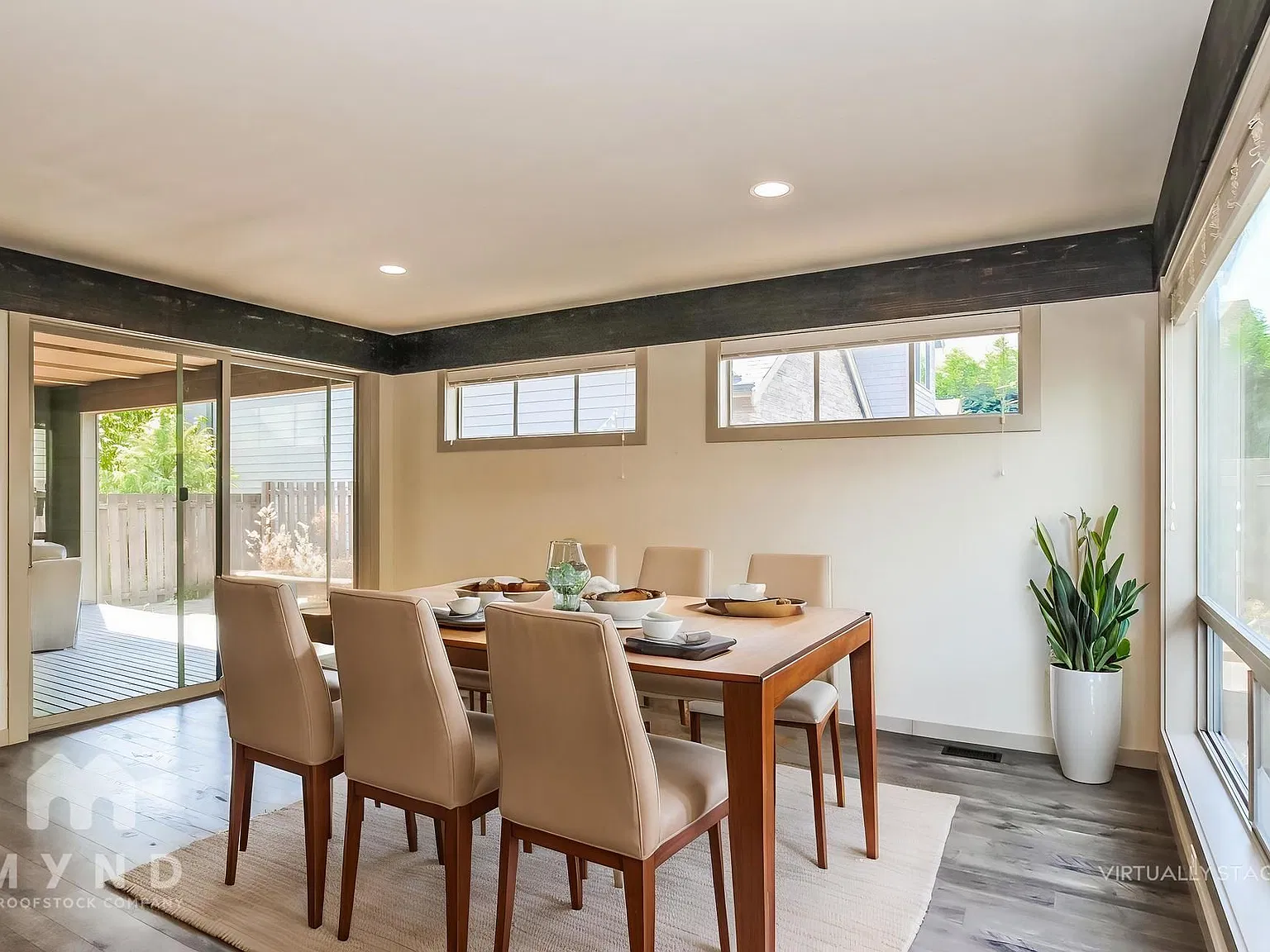 5 bed, 2.5 bath, 3511 sqft, $3,995 — Photo 3