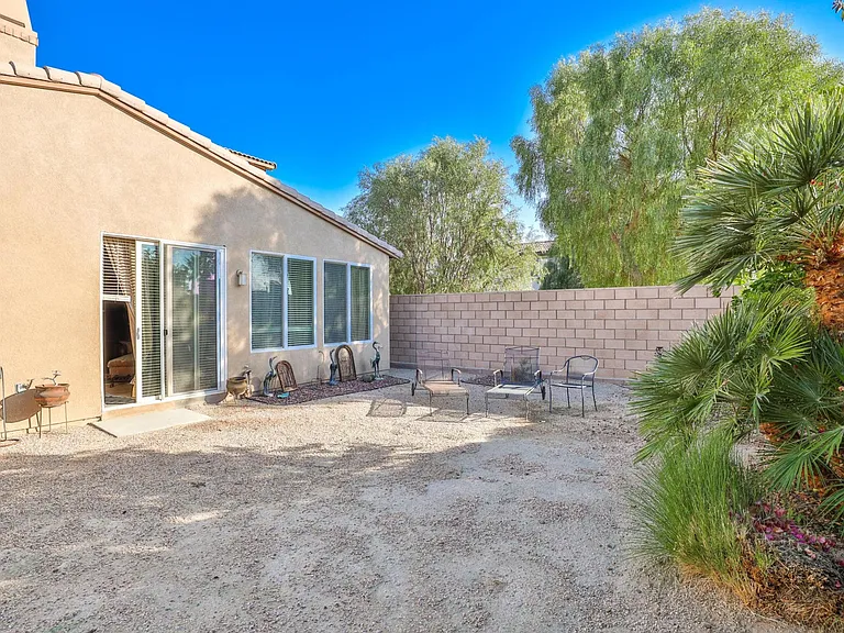 42753 Della Pl — Photo 30