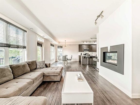 4th image of 652 N Cranford Walk SE