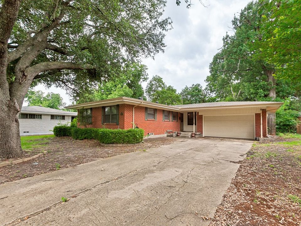 1st image of 917 Blossom Cir