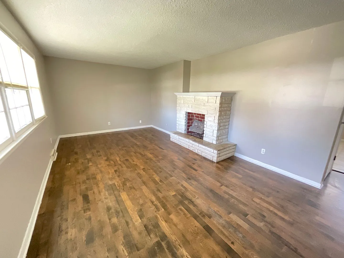 Leasing — Photo 4