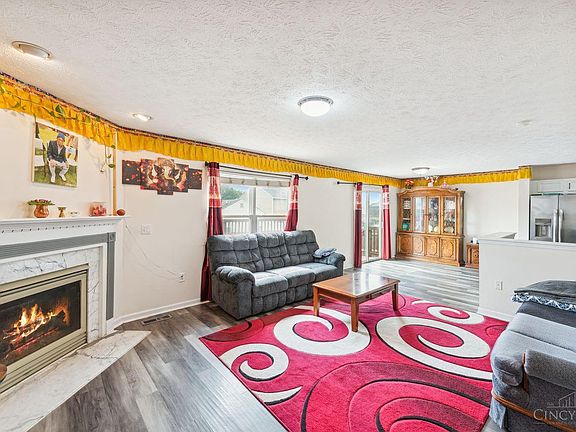 4th image of 932 Brookwood Dr