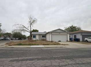 2203 Rosewood Ave, Lancaster, CA