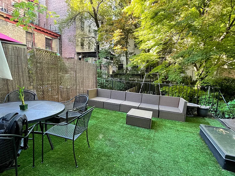 126 E 30th St #2D — Photo 15
