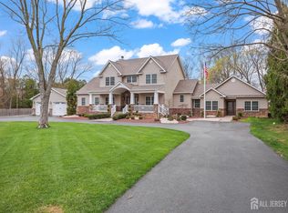 13 Fox Run, Monroe Township, NJ