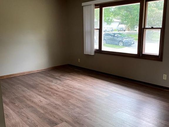 5th image of 1841 Montclair Dr