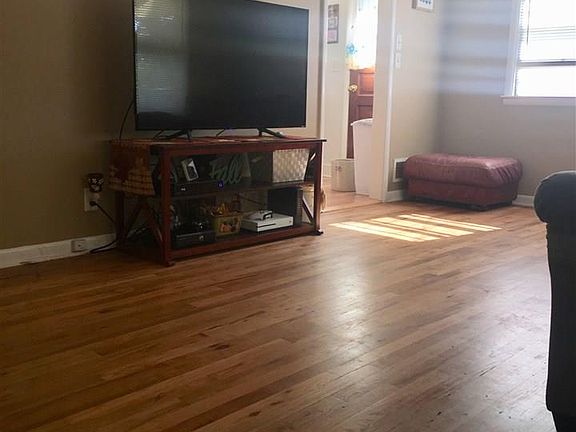 5th image of 2719 S 50th St