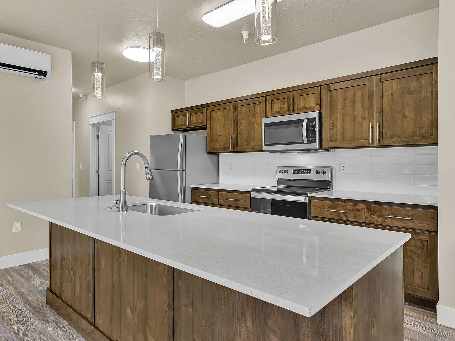2 bed, 1200 sqft, $1,800 — Photo 4