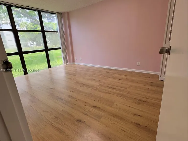 17011 N Bay Rd #117 — Photo 17
