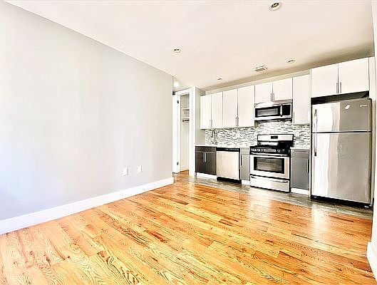 5th image of 611 W 148th St APT 5